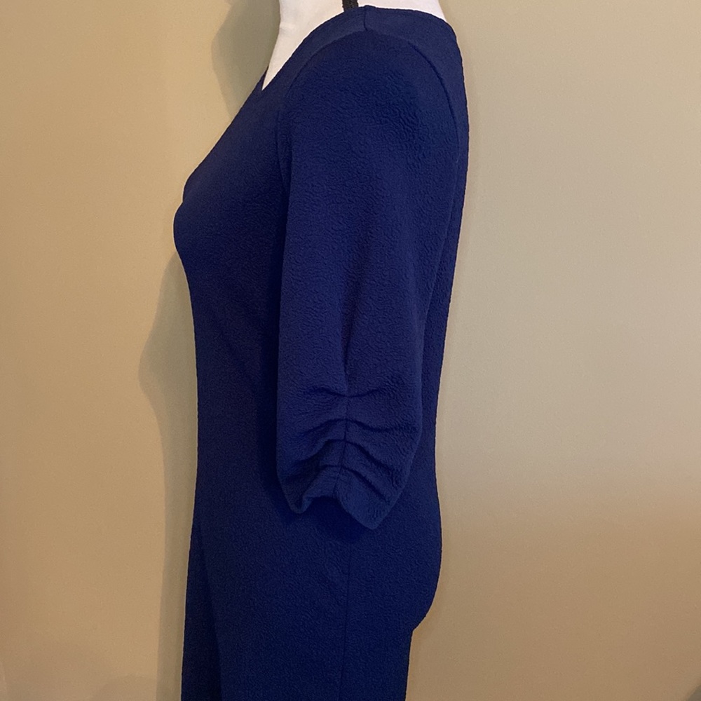 🎉HP🎉 Fitted Navy Dress - Picture 4 of 5